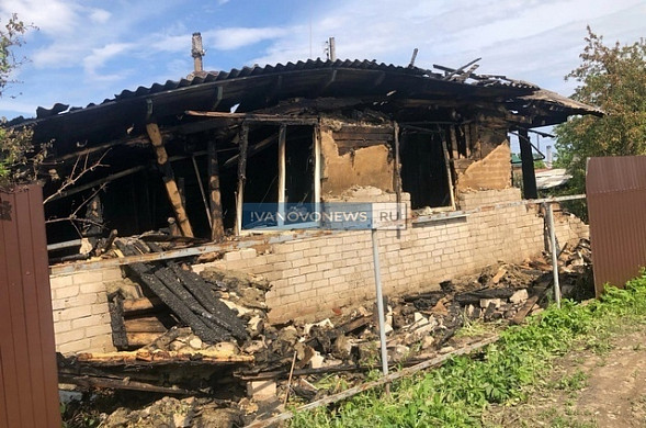 В Юрьевце семья после пожара осталась без крыши над головой