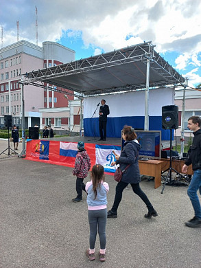 Ивановцам показали изъятое оружие преступников