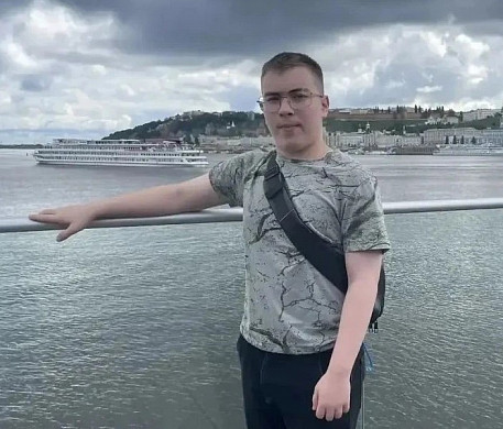 В Шуе разыскивают 17-летнего подростка в очках и со шрамом у брови  