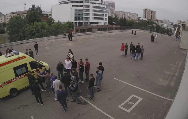 Участник драки на площади Пушкина в Иванове получил перелом костей черепа