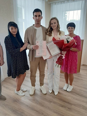 В День семьи, любви и верности в регионе было заключено более 70 браков