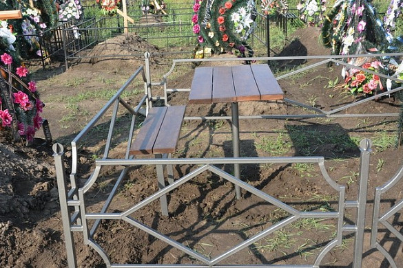 В Тейкове на городском кладбище совершена кража