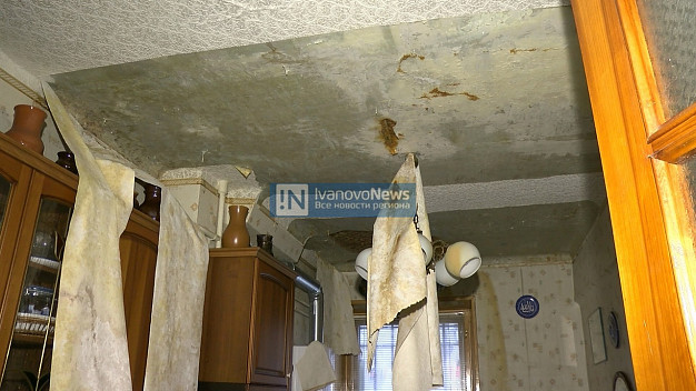 В ивановской квартире обрушился потолок