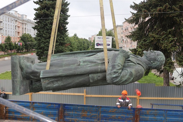  В Иванове демонтировали памятник Ленину 