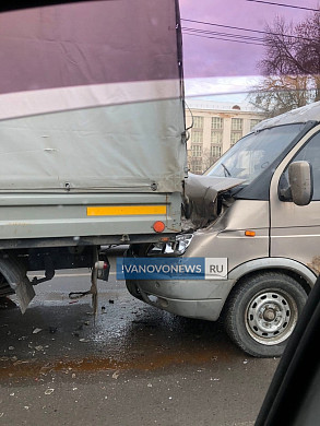 В Иванове одна «ГАЗель» врезалась в другую