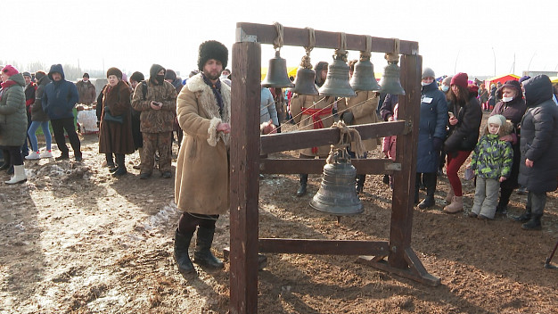 В Ивановской области стреляли из луков, плавили железо и разводили огонь кремнем