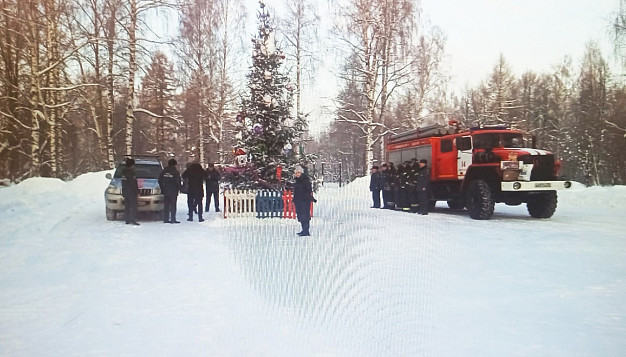 Пожарные и депутат из Кинешмы исполнили мечту четырехлетнего малыша 