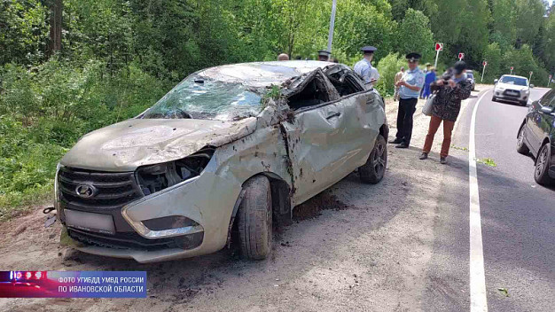  В Ивановской области перевернулась машина с тремя детьми 