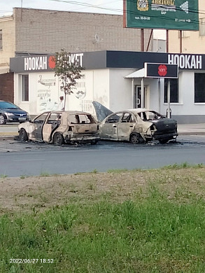 В Иванове дотла сгорели две иномарки