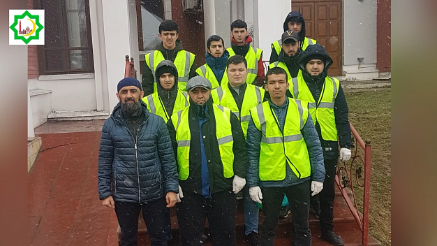Мусульмане Ивановской области провели субботник в Московском микрорайоне 