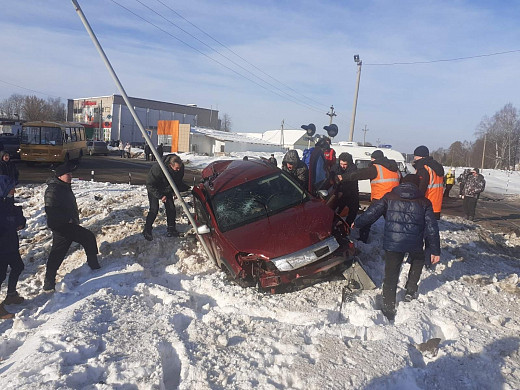 В Ивановской области поезд «Ласточка» протаранил автомобиль