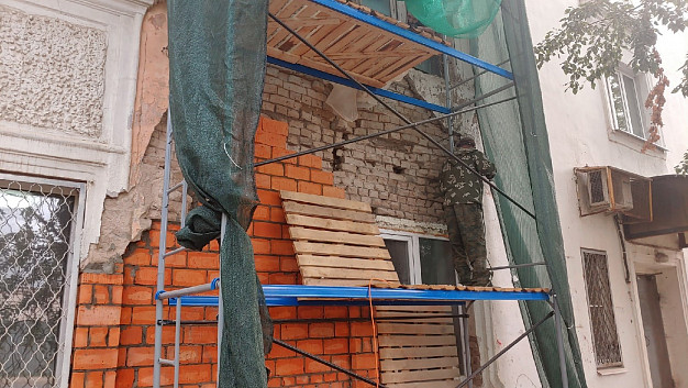 В доме на ул. Маршала Жаворонкова в Иванове начали восстанавливать рухнувшую зимой стену