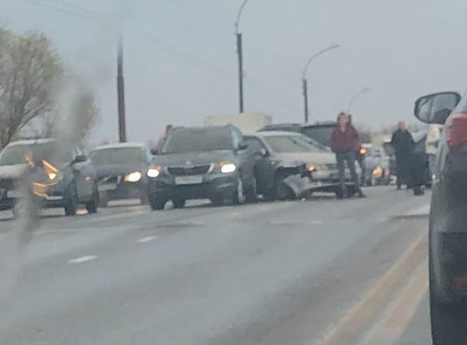 В Иванове на мосту произошло массовое ДТП