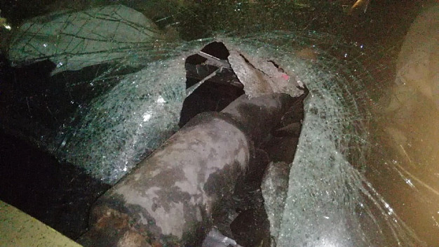 В Иванове автомобиль насквозь пробило чугунной балкой моста