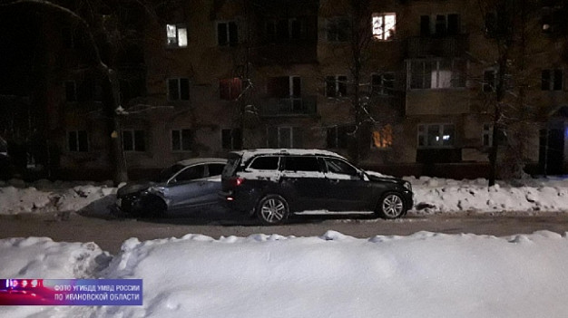 Две автоледи не поделили дорогу на улице Красных Зорь в Иванове