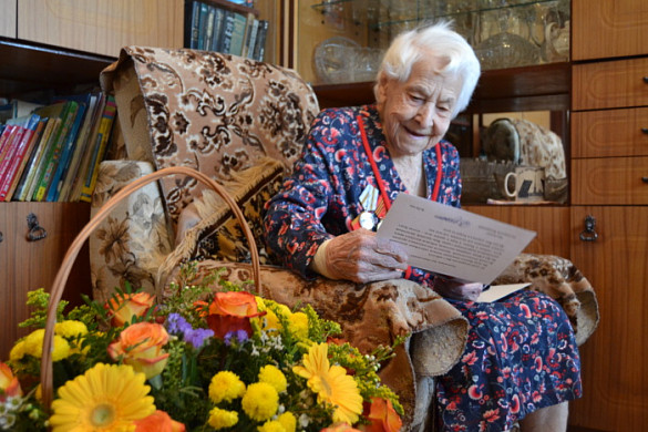  В Иванове отметила 100-летний юбилей ветеран труда Зоя Аникина 