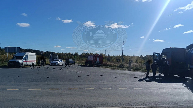 В Тейковском районе в ДТП с грузовиком пострадали три человека