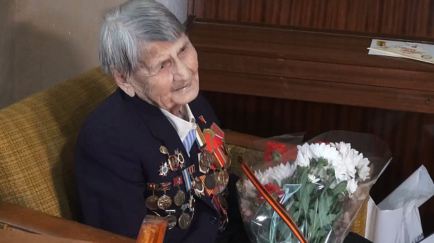 Ивановские десантники поздравили в Луганске ветеранов Великой Отечественной