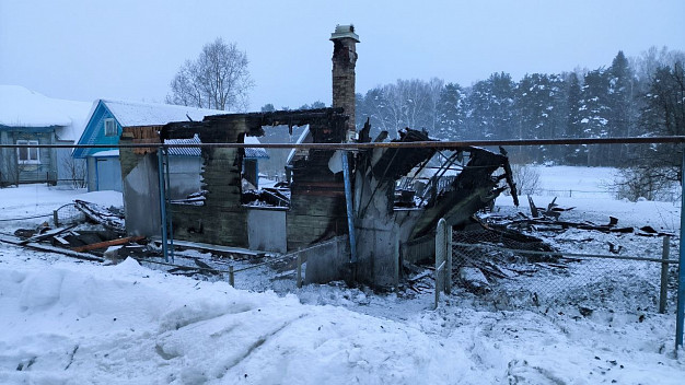 Возбуждено уголовное дело после пожара с тремя погибшими в Родниковском районе