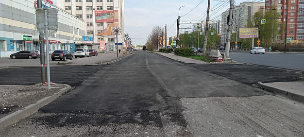 Возле ивановского «Евролэнда» наконец ремонтируют убитую дорогу