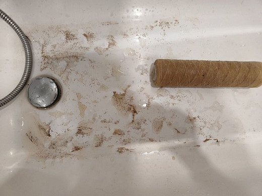 В Кохме в доме №63 на Ивановской улице из кранов пошла коричневая вода