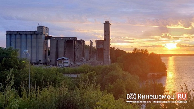  В Кинешме продолжается демонтаж элеваторов мукомольного комбината 