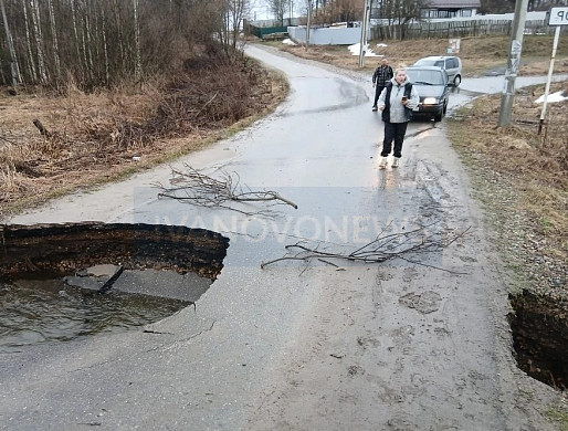 В Ясюнихе отремонтируют смытый паводком мост через Харинку