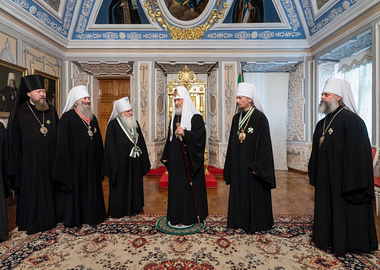 Патриарх Кирилл вручил митрополиту Иосифу орден святителя Алексия