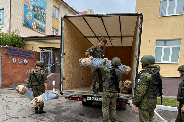 Жители Шуйского и Комсомольского районов отправили бойцам в зону СВО сетку рабицу