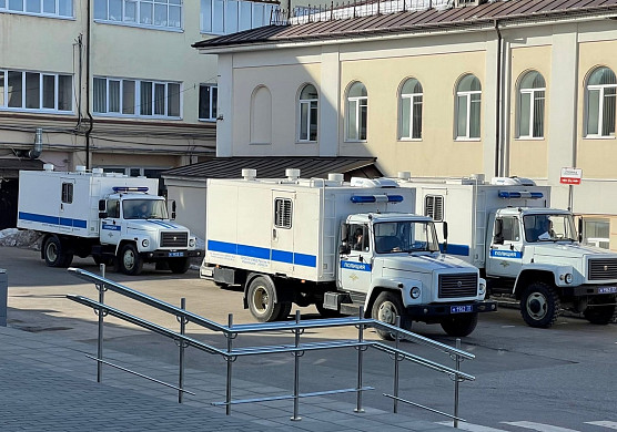 Ивановская полиция на площади Революции готовится к своей спецоперации