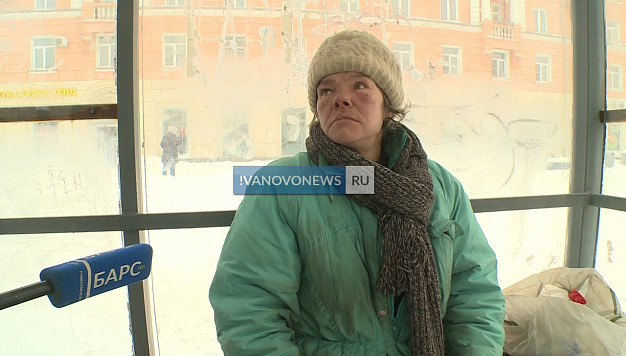 В Иванове женщина ночует на остановке