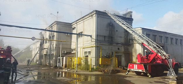 В Иванове произошел крупный пожар в производственном цехе