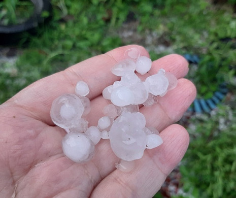 В Фурмановском и Приволжском районах выпал крупный град 