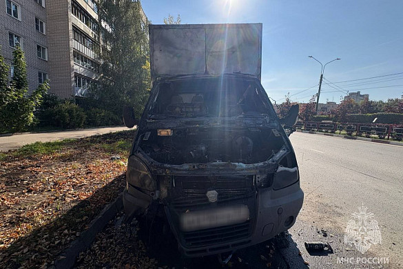На улице Огнеборцев в Иванове сгорела "Газель"