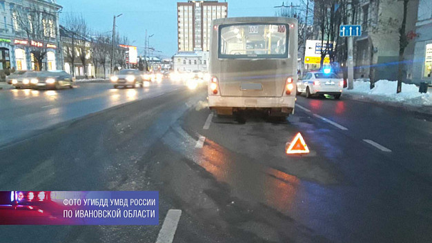 В Иванове девушка получила травмы при падении в автобусе