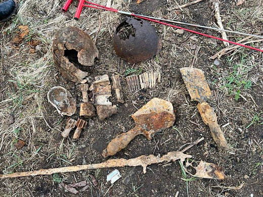 Ивановские поисковики подняли останки красноармейца на Смоленщине