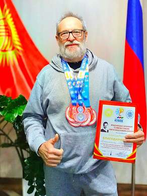 Пловец из Родников завоевал семь золотых медалей на Иссык-Куле