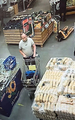 В Иванове подозреваемый в магазинной краже попал на камеры видеонаблюдения