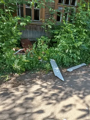 Местом притяжения подростков стал старый барак