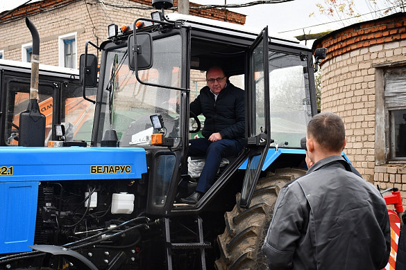 Парк дорожного хозяйства в Иванове пополнился новой коммунальной техникой