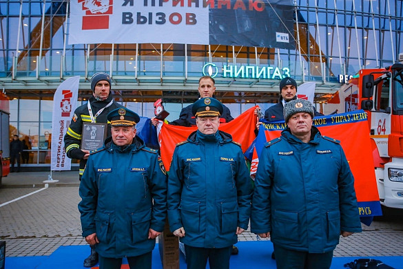 Ивановский пожарный в полной экипировке преодолел 39 этажей Лидер-Тауэра за 4 минуты 53 секунды