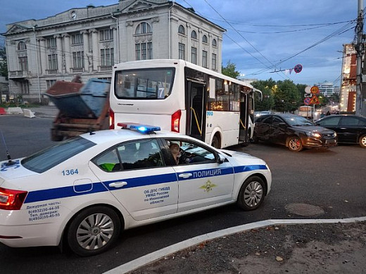 9 пассажиров получили травмы в ДТП с автобусом в Иванове