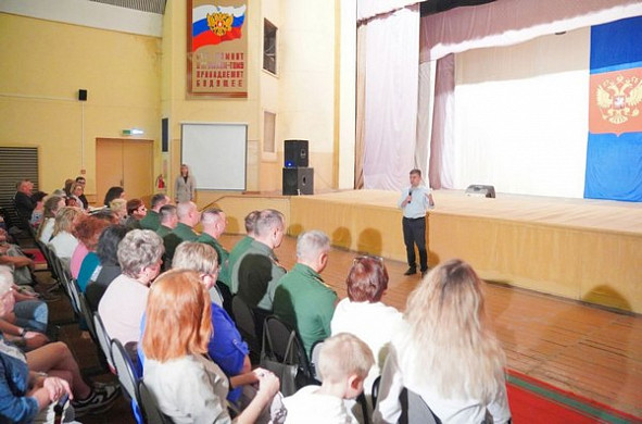  В Ивановской области директора и завучи школ, ведущие уроки, получат к началу учебного года по 10 тысяч рублей 