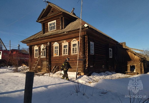 В Кинешемском районе во время пожара серьезно пострадала женщина
