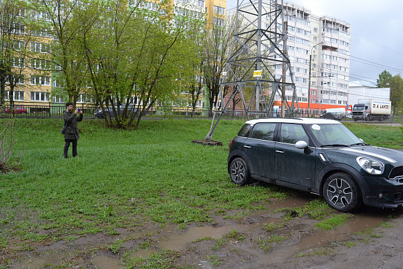 С начала года в Иванове выявлено более 50 случаев парковок на газонах