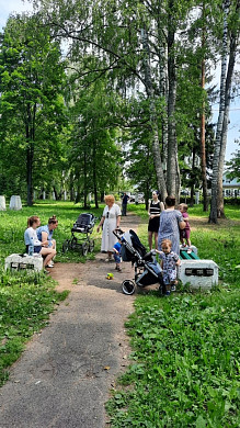 В Приволжске проблемы с детскими площадками: малышам гулять практически негде