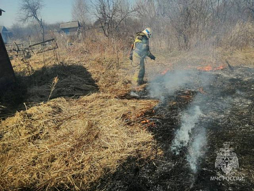 В Вичугском районе из-за пала травы сгорели 4 постройки