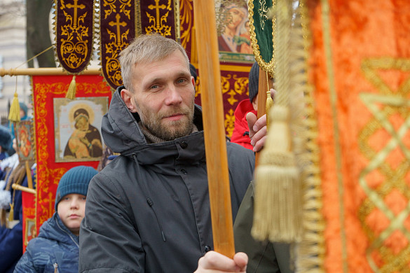 Губернатор Станислав Воскресенский принял участие в большом крестном ходе в Иванове