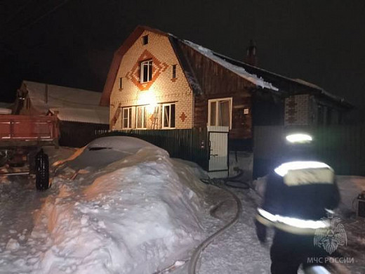  В Ивановской области пожарным удалось отстоять от огня жилой дом 