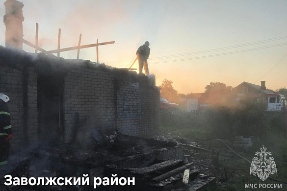 В Ивановской области горели гаражи и дом с пристройкой